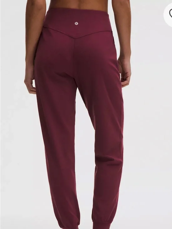 Size 4 High Rise Align Jogger - Picture 3 of 7
